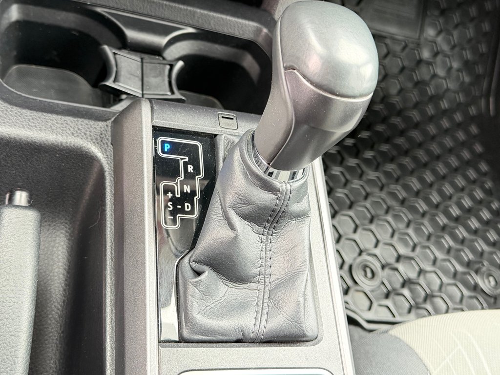 2023 Toyota Tacoma TRD OFF ROAD 4X4 / 20.400KM / PEA 30-03-28=100KM / in Thetford Mines, Quebec - 52 - w1024h768px