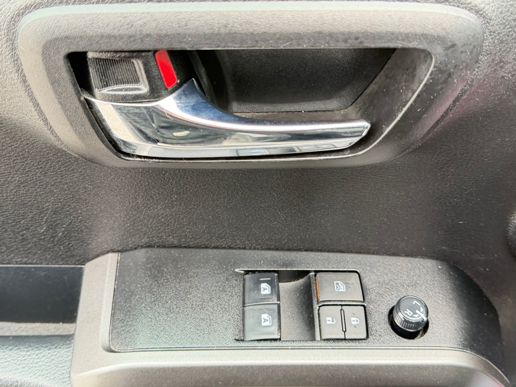 2023 Toyota Tacoma TRD OFF ROAD 4X4 / 20.400KM / PEA 30-03-28=100KM / in Thetford Mines, Quebec - 30 - w1024h768px