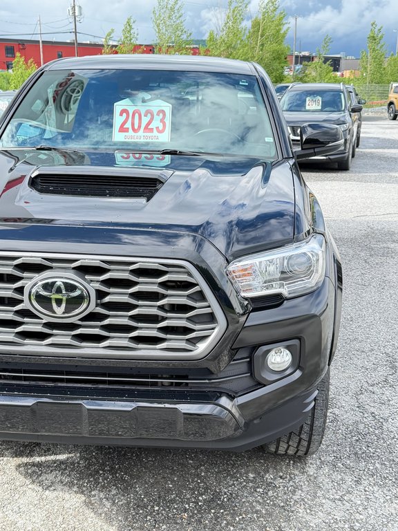 Toyota Tacoma D-CAB / 4X4 / TRD SPORT / 37.500KM / TOILE / MARCHEPIEDS  / 2023 à Thetford Mines, Québec - 9 - w1024h768px
