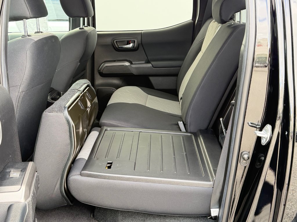 Toyota Tacoma D-CAB / 4X4 / TRD SPORT / 37.500KM / TOILE / MARCHEPIEDS  / 2023 à Thetford Mines, Québec - 63 - w1024h768px