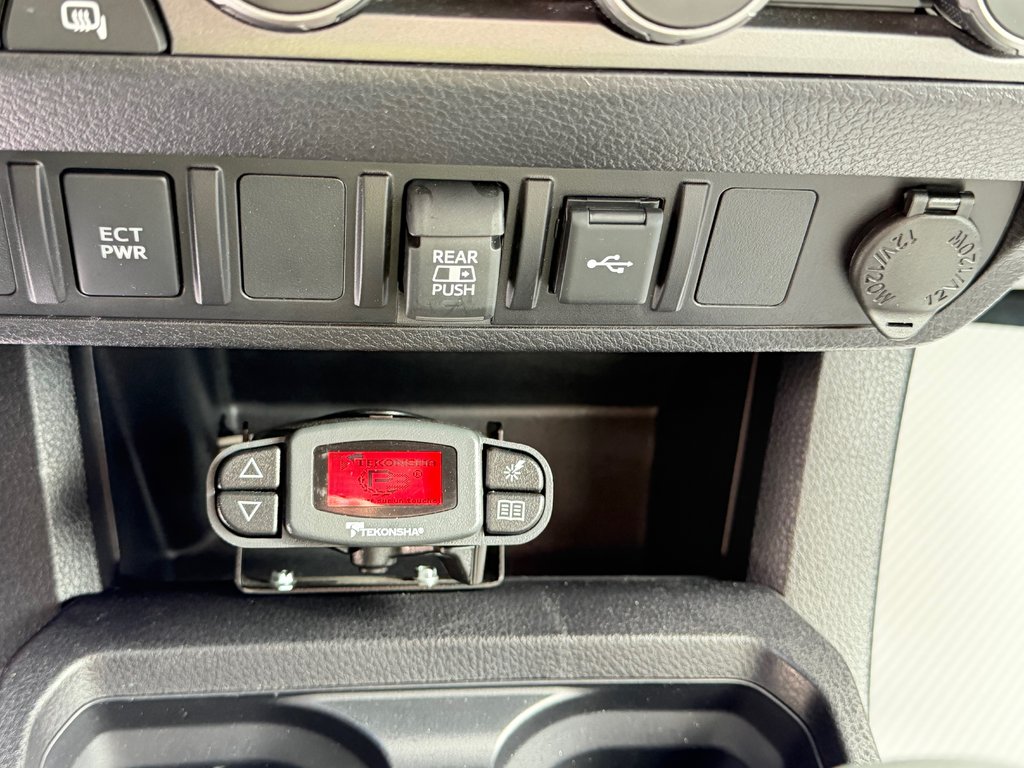 Toyota Tacoma D-CAB / 4X4 / TRD SPORT / 37.500KM / TOILE / MARCHEPIEDS  / 2023 à Thetford Mines, Québec - 51 - w1024h768px