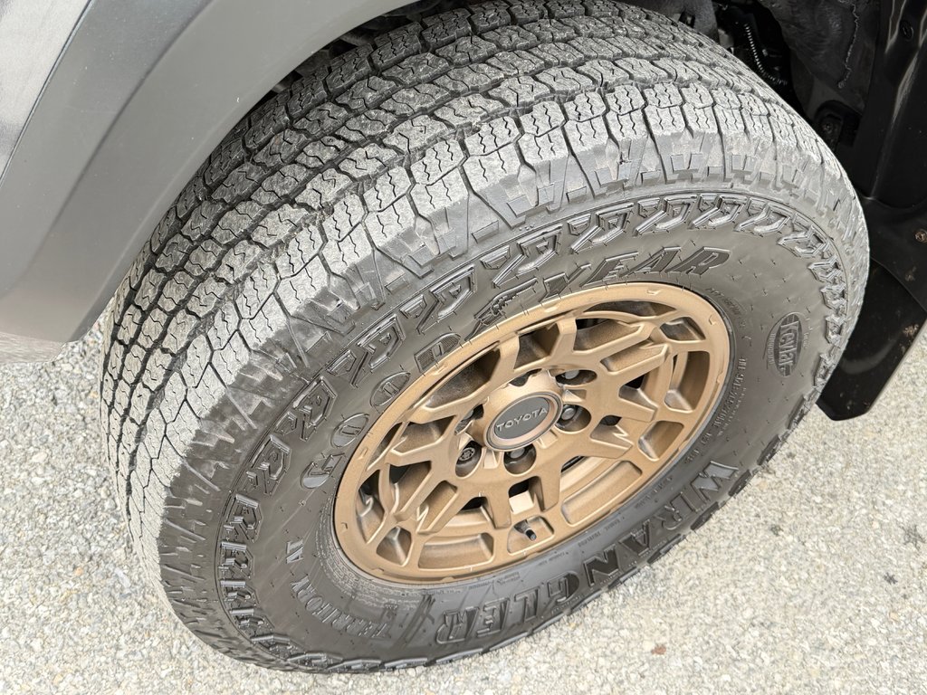 2023 Toyota Tacoma D-CAB / TRAIL / 18.000KM / PEA 27-07-27=100KM / in Thetford Mines, Quebec - 14 - w1024h768px