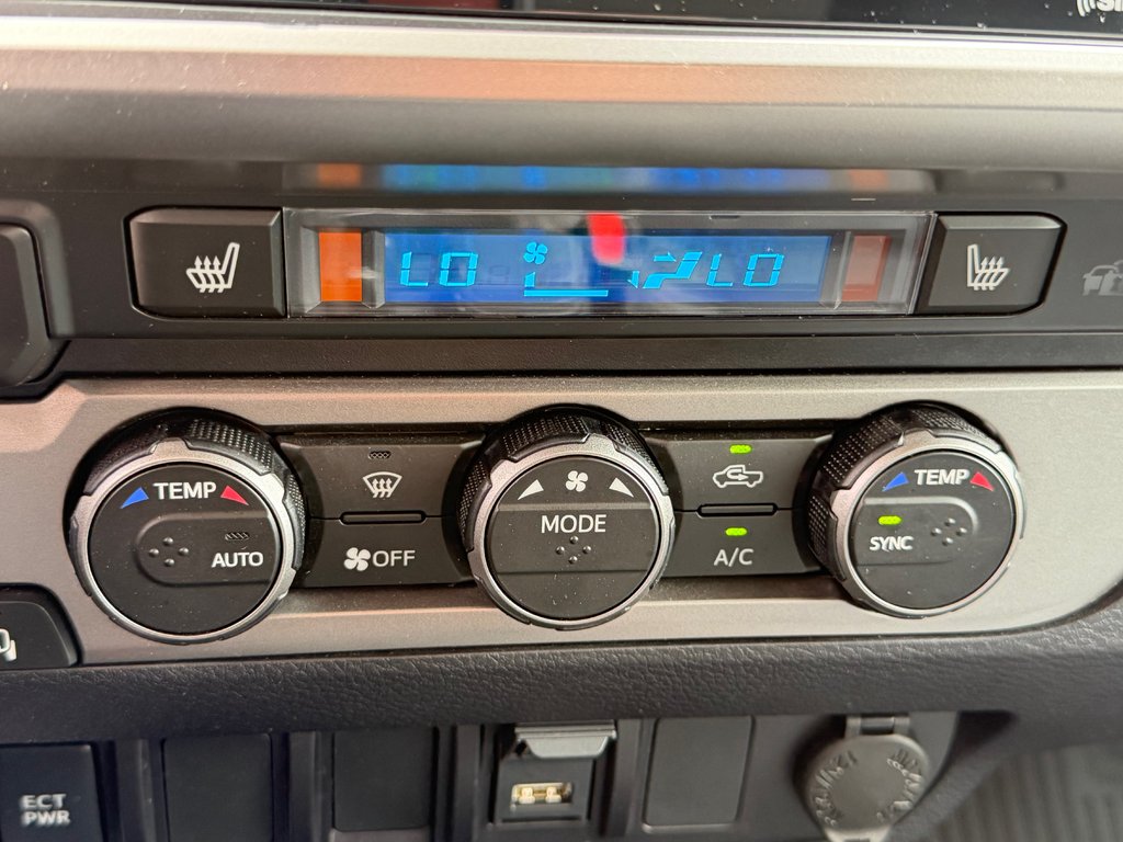2023 Toyota Tacoma D-CAB / TRAIL / 18.000KM / PEA 27-07-27=100KM / in Thetford Mines, Quebec - 52 - w1024h768px