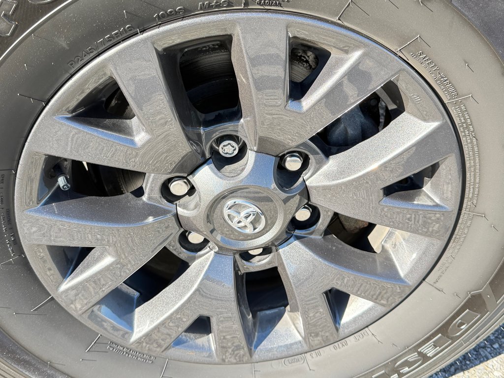 2023 Toyota Tacoma DOUBLE CAB / SR5 / 4X4 / TOILE TRIFECTA ET +++ / in Thetford Mines, Quebec - 11 - w1024h768px