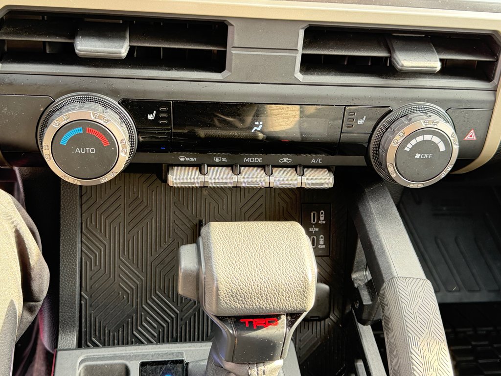 2024 Toyota Tacoma RACK TOIT TOYOTA / MARCHE-PIED / TOILE BOITE /  MARCHE DE BOITE  / PEA 29-09-29=100KM / in Thetford Mines, Quebec - 46 - w1024h768px