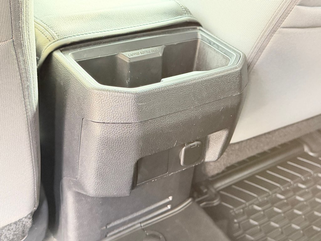 2024 Toyota Tacoma RACK TOIT TOYOTA / MARCHE-PIED / TOILE BOITE /  MARCHE DE BOITE  / PEA 29-09-29=100KM / in Thetford Mines, Quebec - 61 - w1024h768px