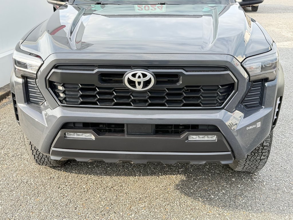 2024 Toyota Tacoma RACK TOIT TOYOTA / MARCHE-PIED / TOILE BOITE /  MARCHE DE BOITE  / PEA 29-09-29=100KM / in Thetford Mines, Quebec - 12 - w1024h768px