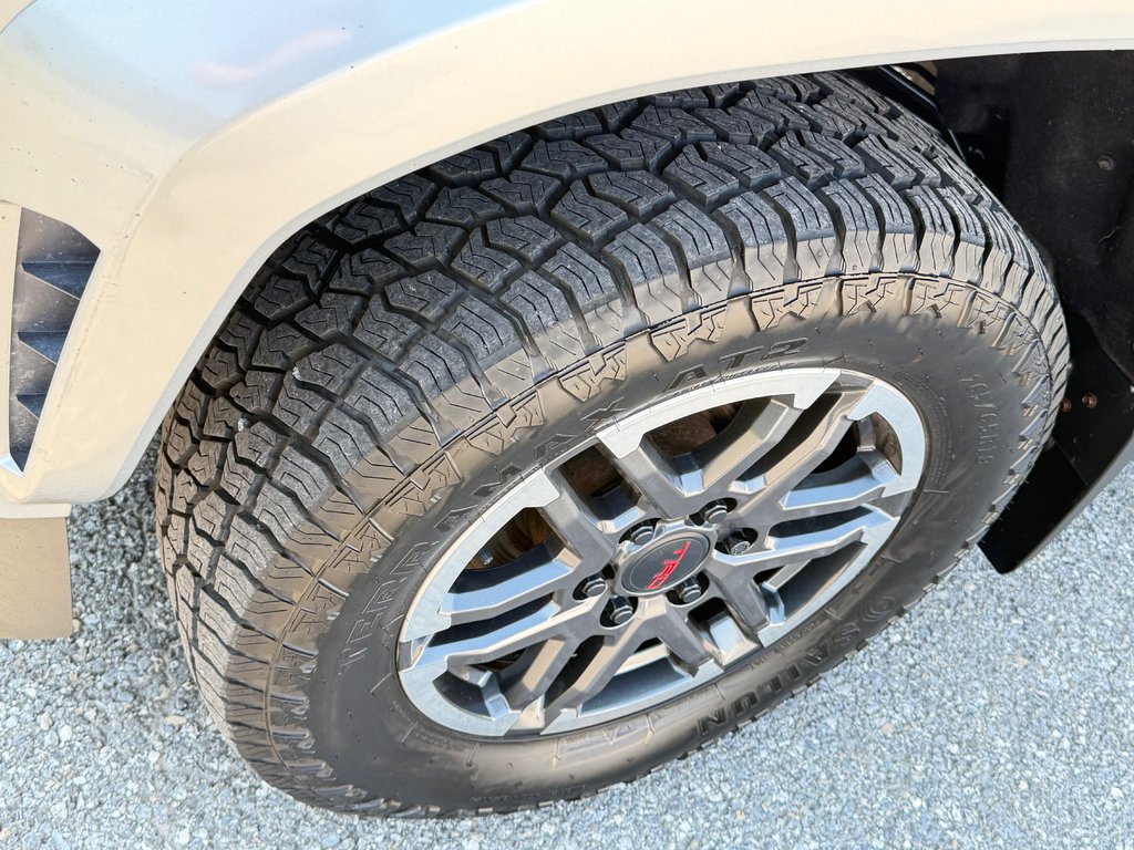 2024 Toyota Tacoma DOUBLE CAB / TRD SPORT / MOINS CHER DU NET / in Thetford Mines, Quebec - 14 - w1024h768px