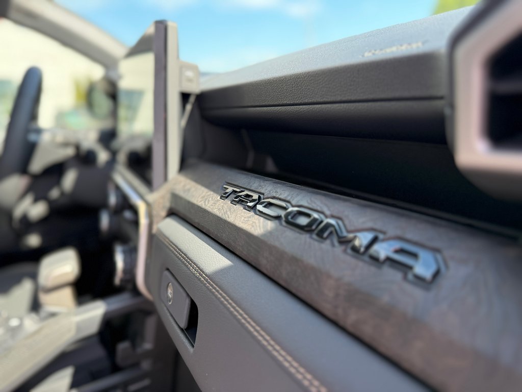 Toyota TACOMA HYBRIDE LIMITED EDITION NOLS SPORT  2025 à Thetford Mines, Québec - 37 - w1024h768px