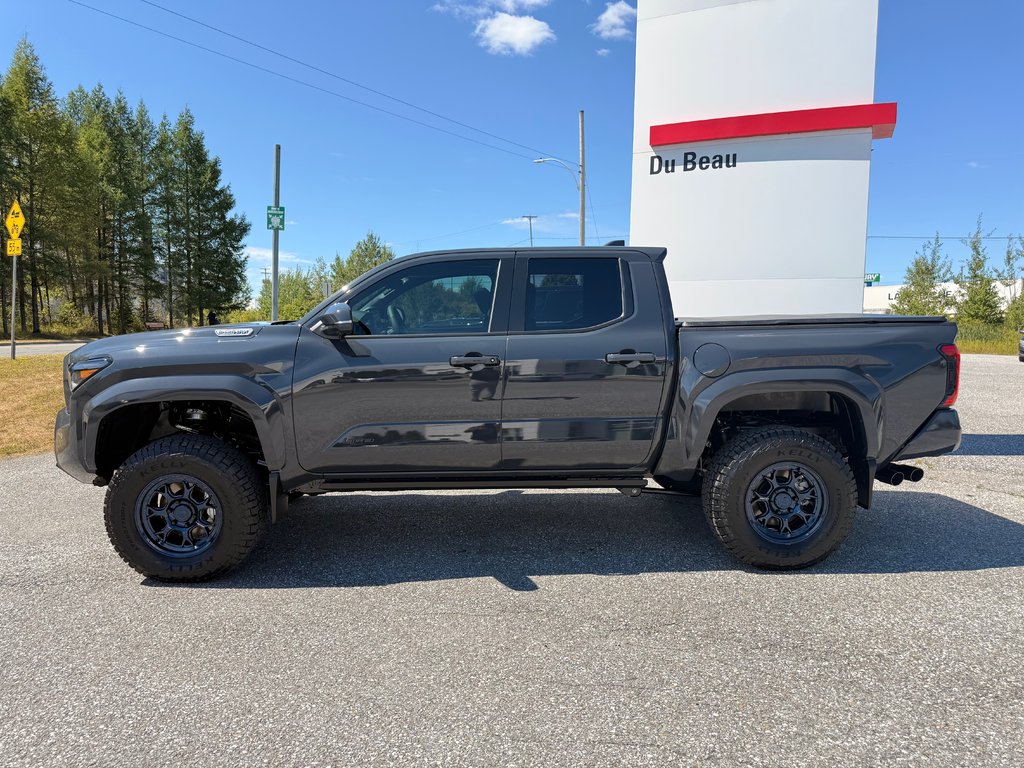 Toyota TACOMA HYBRIDE LIMITED EDITION NOLS SPORT  2025 à Thetford Mines, Québec - 8 - w1024h768px