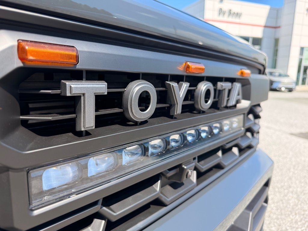 Toyota TACOMA HYBRIDE LIMITED EDITION NOLS SPORT  2025 à Thetford Mines, Québec - 11 - w1024h768px