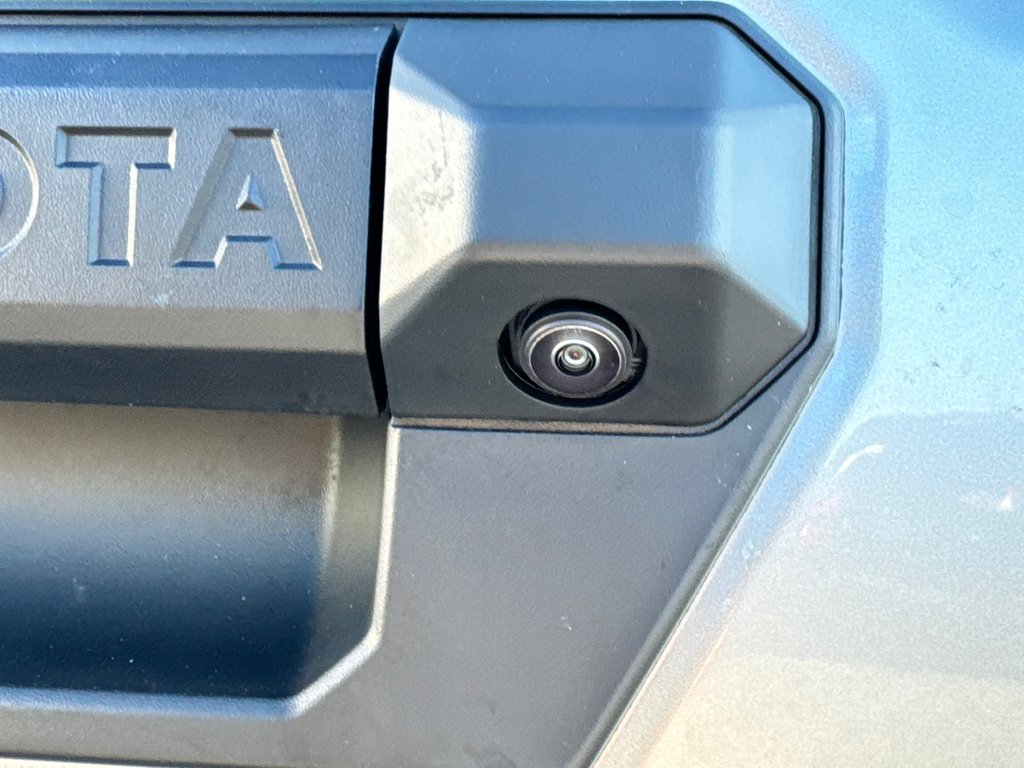 2025 Toyota Tacoma in Thetford Mines, Quebec - 25 - w1024h768px