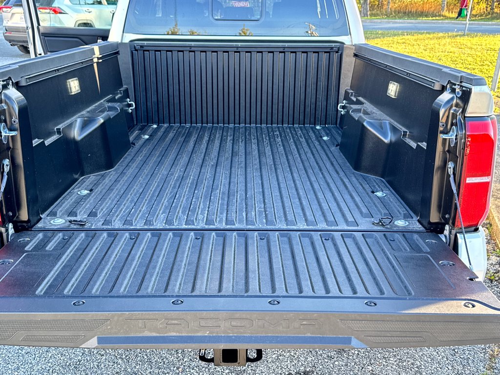 2025 Toyota Tacoma in Thetford Mines, Quebec - 73 - w1024h768px