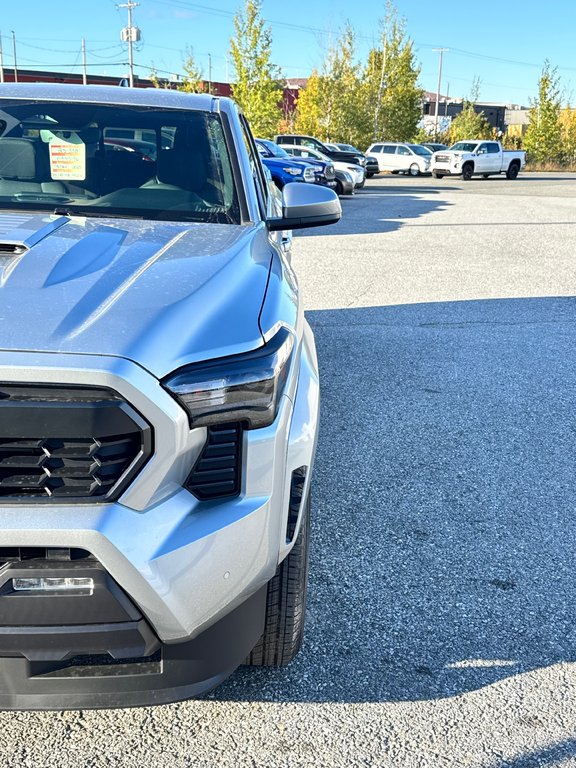 2025 Toyota Tacoma in Thetford Mines, Quebec - 9 - w1024h768px