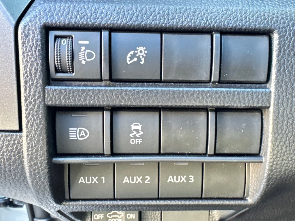 2025 Toyota Tacoma in Thetford Mines, Quebec - 36 - w1024h768px