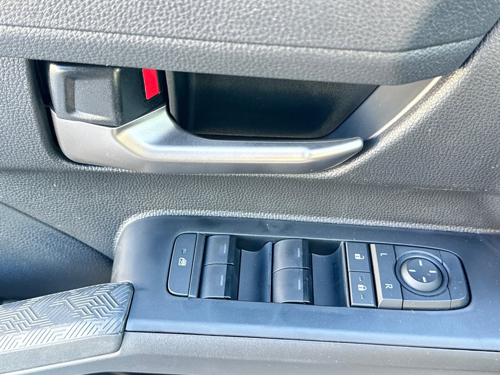2025 Toyota Tacoma in Thetford Mines, Quebec - 29 - w1024h768px