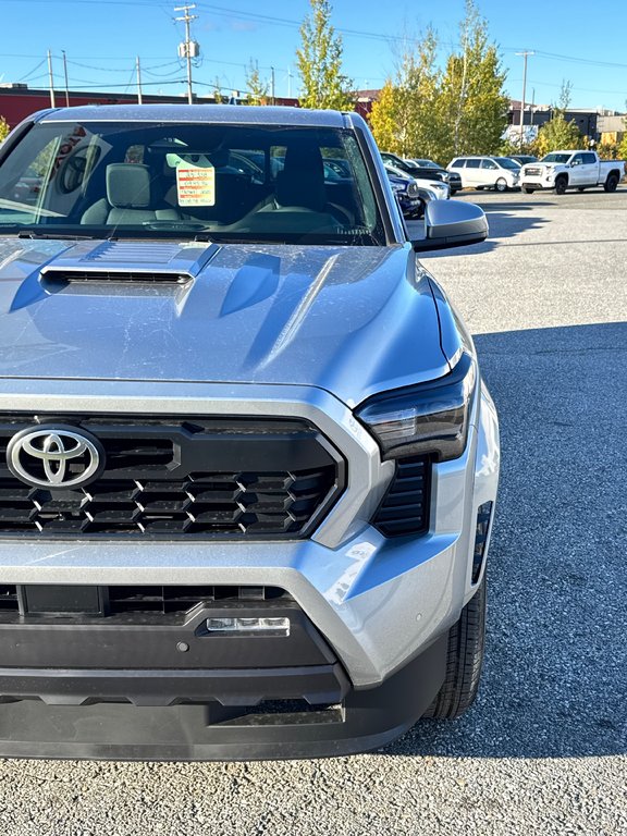 2025 Toyota Tacoma in Thetford Mines, Quebec - 8 - w1024h768px