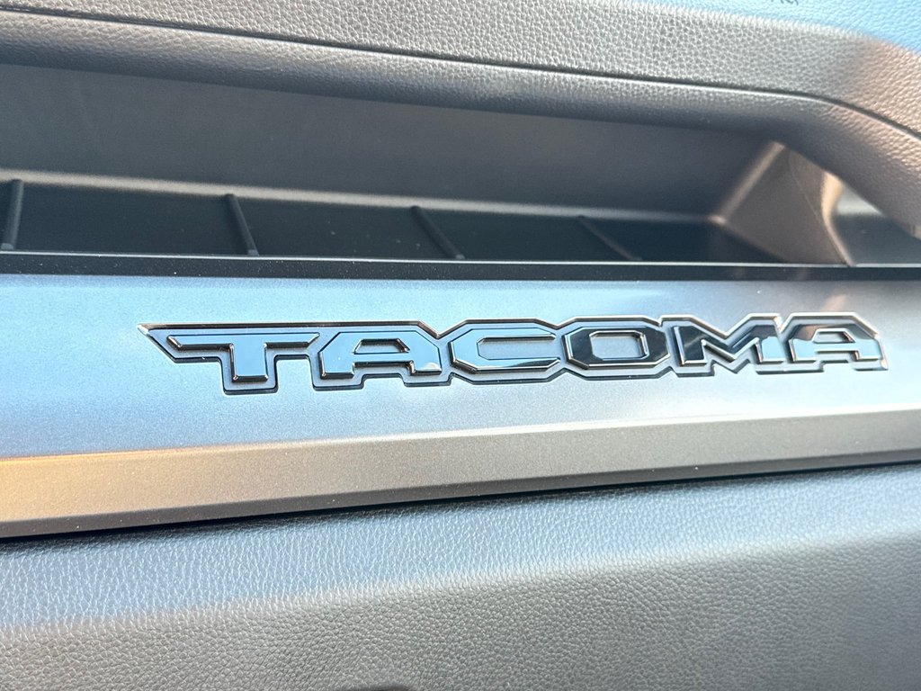 2025 Toyota Tacoma in Thetford Mines, Quebec - 63 - w1024h768px
