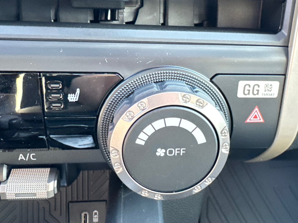 2025 Toyota Tacoma in Thetford Mines, Quebec - 51 - w1024h768px