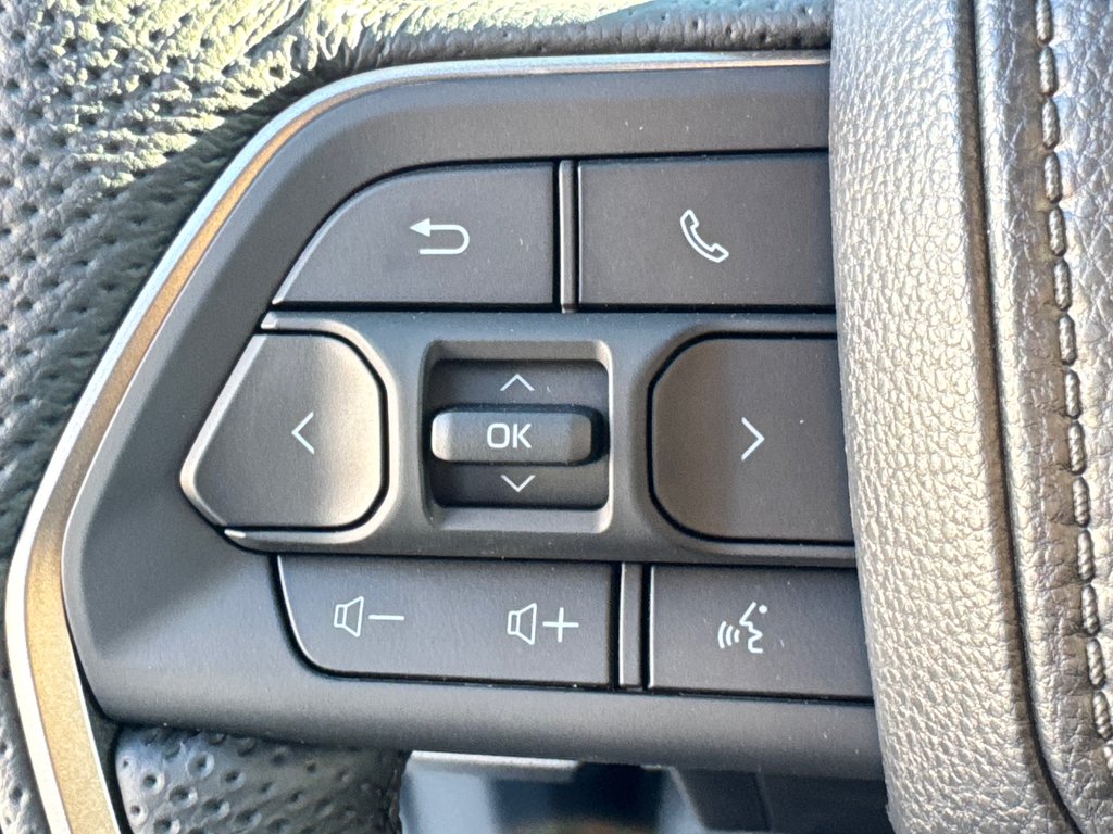 2025 Toyota Tacoma in Thetford Mines, Quebec - 41 - w1024h768px