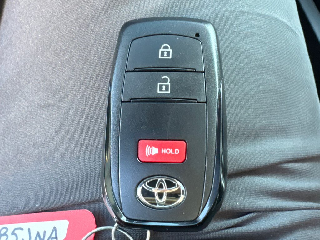 2025 Toyota Tacoma in Thetford Mines, Quebec - 65 - w1024h768px