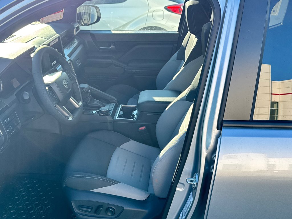 2025 Toyota Tacoma in Thetford Mines, Quebec - 31 - w1024h768px