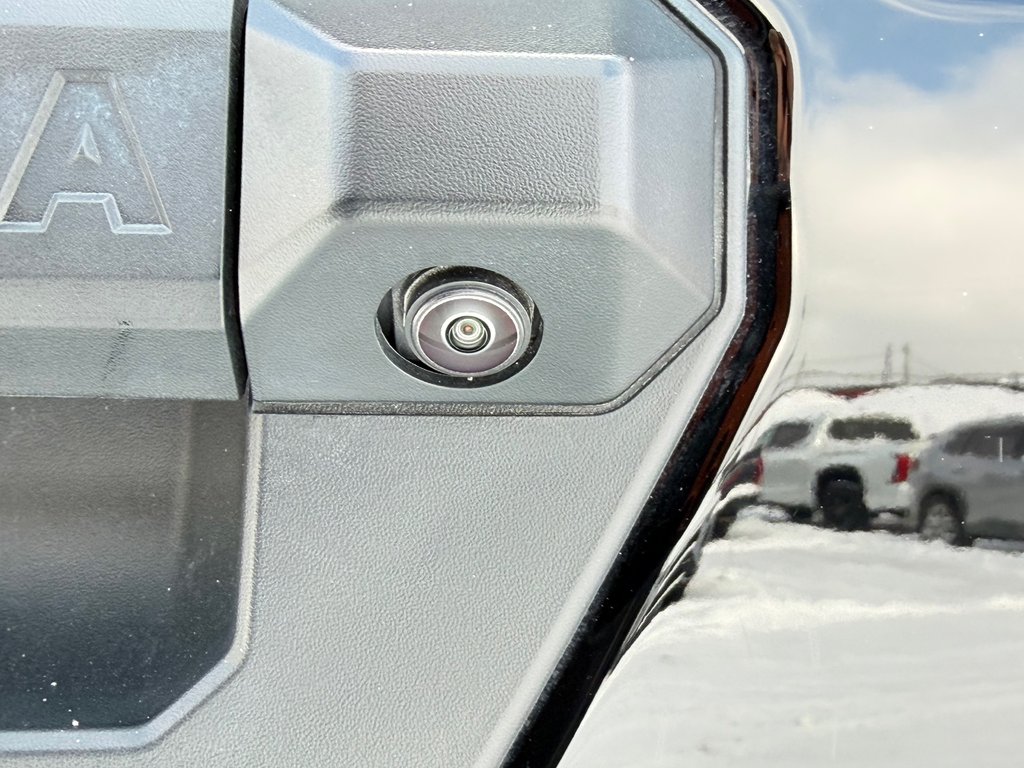 2025 Toyota Tacoma ** MC FLY EDITION ** 13 000 $ AJOUTS / RACK ARRIÈRE / LUMIERES / LIFT KIT / PNEUS ET MAGS HORS ROUTE in Thetford Mines, Quebec - 26 - w1024h768px