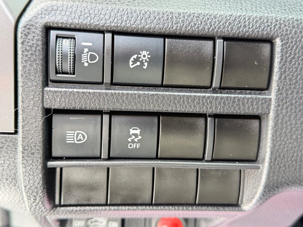 2025 Toyota Tacoma ** MC FLY EDITION ** 13 000 $ AJOUTS / RACK ARRIÈRE / LUMIERES / LIFT KIT / PNEUS ET MAGS HORS ROUTE in Thetford Mines, Quebec - 36 - w1024h768px