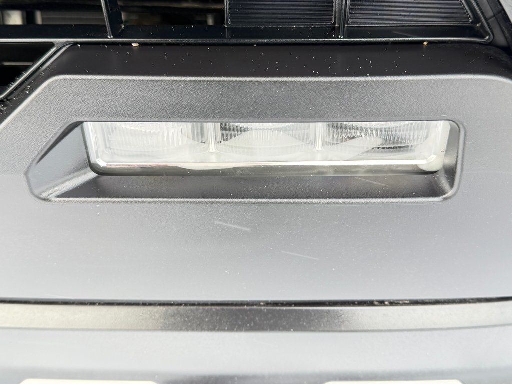 2025 Toyota Tacoma ** MC FLY EDITION ** 13 000 $ AJOUTS / RACK ARRIÈRE / LUMIERES / LIFT KIT / PNEUS ET MAGS HORS ROUTE in Thetford Mines, Quebec - 10 - w1024h768px