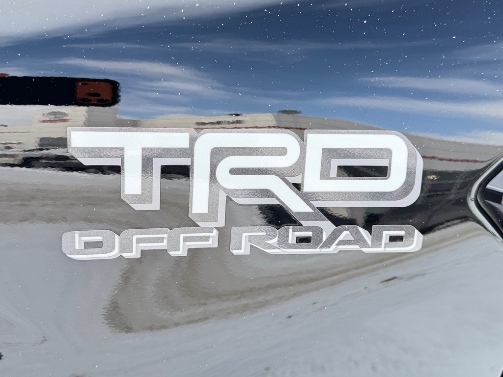 2025 Toyota Tacoma ** MC FLY EDITION ** 13 000 $ AJOUTS / RACK ARRIÈRE / LUMIERES / LIFT KIT / PNEUS ET MAGS HORS ROUTE in Thetford Mines, Quebec - 22 - w1024h768px