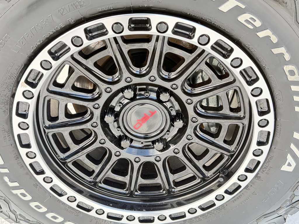 2025 Toyota Tacoma ** MC FLY EDITION ** 13 000 $ AJOUTS / RACK ARRIÈRE / LUMIERES / LIFT KIT / PNEUS ET MAGS HORS ROUTE in Thetford Mines, Quebec - 14 - w1024h768px