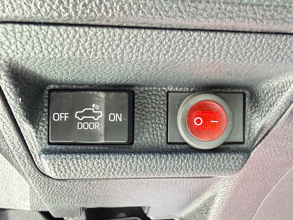 2025 Toyota Tacoma ** MC FLY EDITION ** 13 000 $ AJOUTS / RACK ARRIÈRE / LUMIERES / LIFT KIT / PNEUS ET MAGS HORS ROUTE in Thetford Mines, Quebec - 37 - w1024h768px