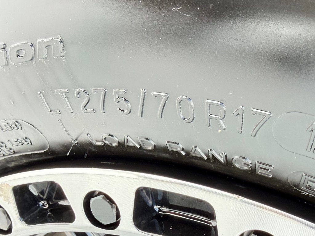 2025 Toyota Tacoma ** MC FLY EDITION ** 13 000 $ AJOUTS / RACK ARRIÈRE / LUMIERES / LIFT KIT / PNEUS ET MAGS HORS ROUTE in Thetford Mines, Quebec - 16 - w1024h768px