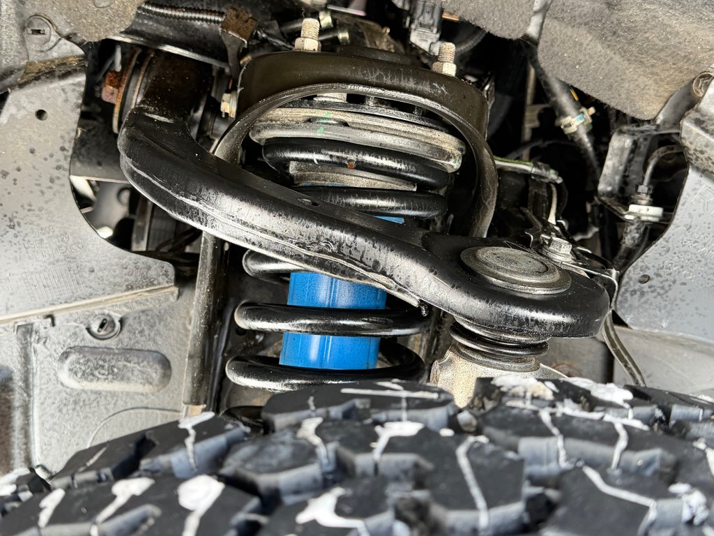 2025 Toyota Tacoma ** MC FLY EDITION ** 13 000 $ AJOUTS / RACK ARRIÈRE / LUMIERES / LIFT KIT / PNEUS ET MAGS HORS ROUTE in Thetford Mines, Quebec - 17 - w1024h768px