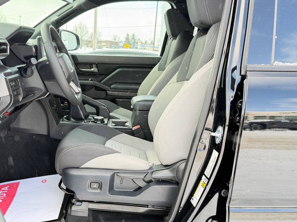 2025 Toyota Tacoma ** MC FLY EDITION ** 13 000 $ AJOUTS / RACK ARRIÈRE / LUMIERES / LIFT KIT / PNEUS ET MAGS HORS ROUTE in Thetford Mines, Quebec - 34 - w1024h768px