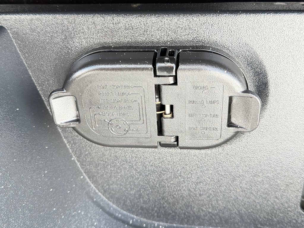 2025 Toyota Tacoma ** MC FLY EDITION ** 13 000 $ AJOUTS / RACK ARRIÈRE / LUMIERES / LIFT KIT / PNEUS ET MAGS HORS ROUTE in Thetford Mines, Quebec - 27 - w1024h768px