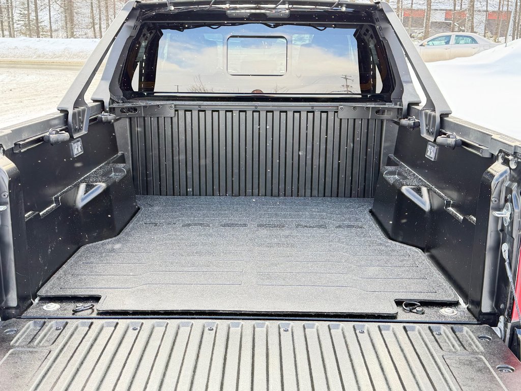 2025 Toyota Tacoma ** MC FLY EDITION ** 13 000 $ AJOUTS / RACK ARRIÈRE / LUMIERES / LIFT KIT / PNEUS ET MAGS HORS ROUTE in Thetford Mines, Quebec - 67 - w1024h768px