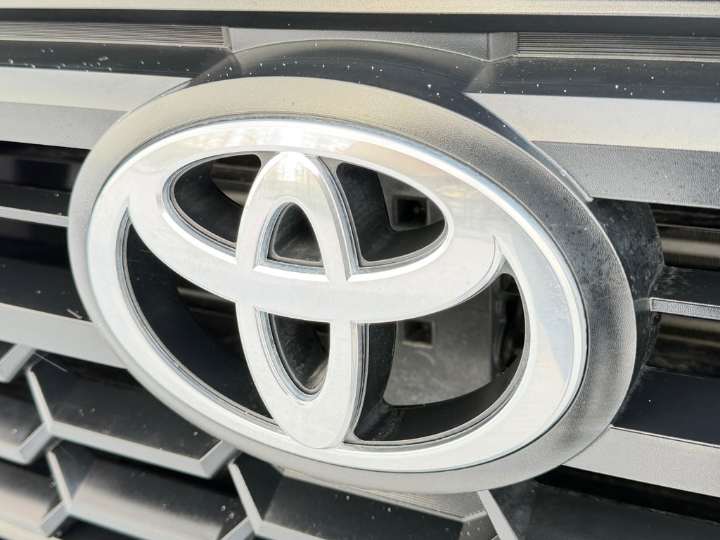 2025 Toyota Tacoma ** MC FLY EDITION ** 13 000 $ AJOUTS / RACK ARRIÈRE / LUMIERES / LIFT KIT / PNEUS ET MAGS HORS ROUTE in Thetford Mines, Quebec - 11 - w1024h768px
