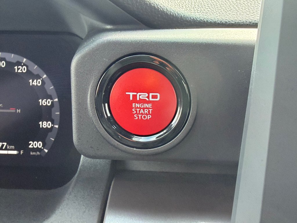 2025 Toyota Tacoma ** MC FLY EDITION ** 13 000 $ AJOUTS / RACK ARRIÈRE / LUMIERES / LIFT KIT / PNEUS ET MAGS HORS ROUTE in Thetford Mines, Quebec - 44 - w1024h768px