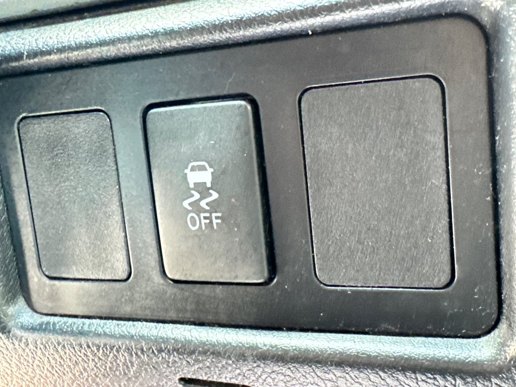 Toyota Tundra DOUBLE CAB SR5 4,7 LITRES  / INSPECTÉ SÉCURITAIRE / SILENCIEUX NEUFS / FREINS MAINS NEUFS 2007 à Thetford Mines, Québec - 53 - w1024h768px