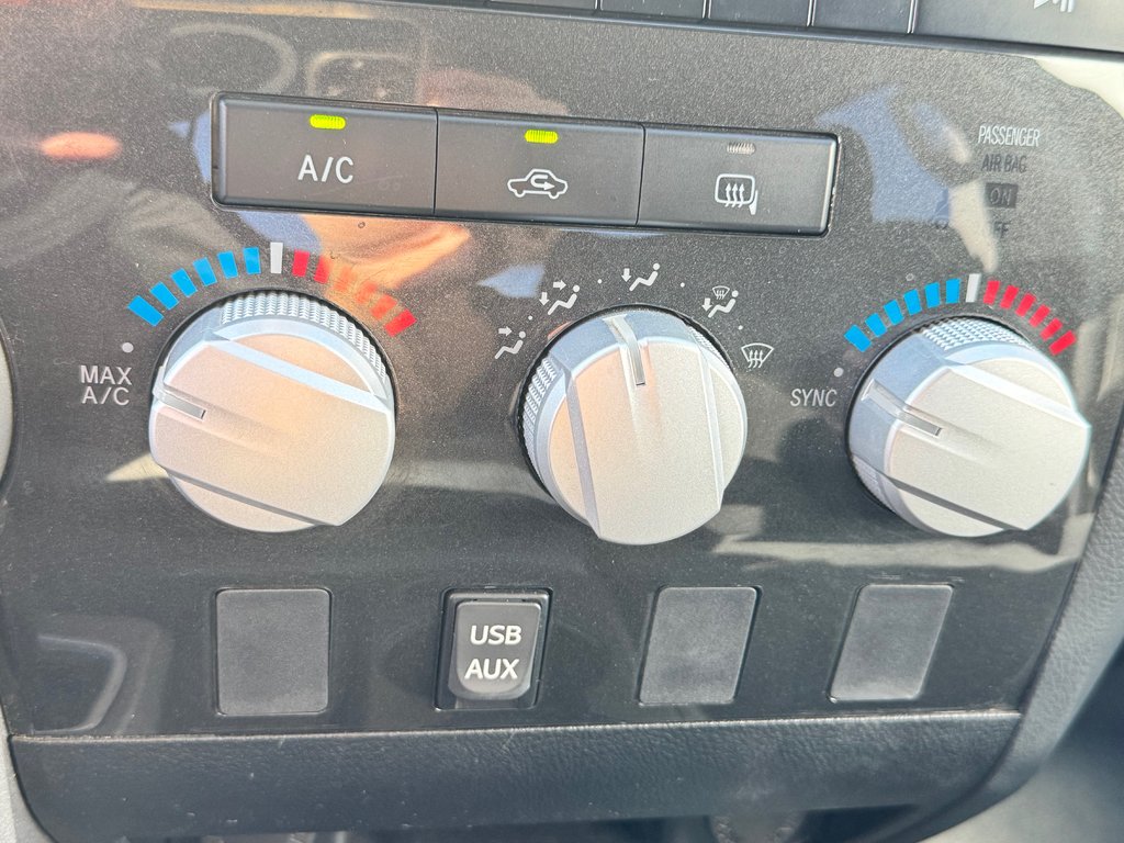 Toyota Tundra DOUBLE CAB / 5,7 / 4X4 /  INDESTRUCTIBLE !!! / 2012 à Thetford Mines, Québec - 48 - w1024h768px