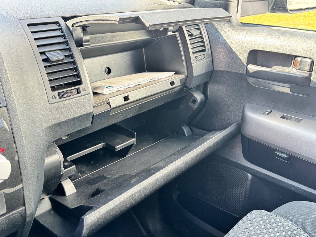 Toyota Tundra DOUBLE CAB / 5,7 / 4X4 /  INDESTRUCTIBLE !!! / 2012 à Thetford Mines, Québec - 55 - w1024h768px