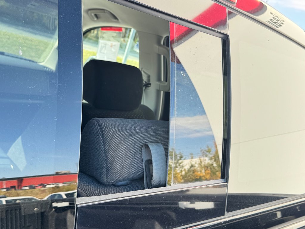 Toyota Tundra DOUBLE CAB / 5,7 / 4X4 /  INDESTRUCTIBLE !!! / 2012 à Thetford Mines, Québec - 64 - w1024h768px