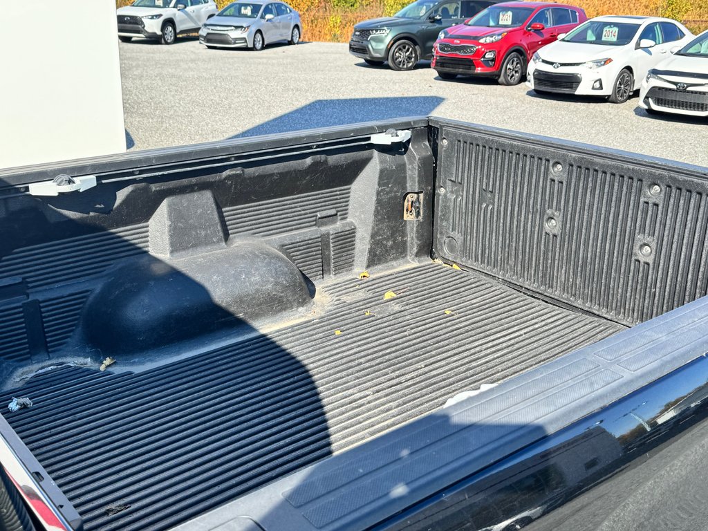 Toyota Tundra DOUBLE CAB / 5,7 / 4X4 /  INDESTRUCTIBLE !!! / 2012 à Thetford Mines, Québec - 65 - w1024h768px
