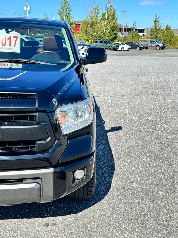 2017 Toyota Tundra CREWMAX 1794 / RECONSTRUIT / AUCUN FINANCEMENT / in Thetford Mines, Quebec - 9 - w1024h768px