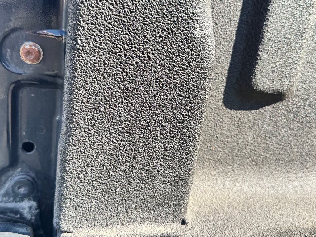 2017 Toyota Tundra CREWMAX 1794 / RECONSTRUIT / AUCUN FINANCEMENT / in Thetford Mines, Quebec - 84 - w1024h768px