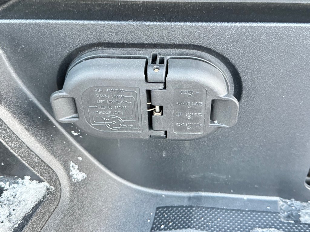 Toyota Tundra CREWMAX 1794 / RECONSTRUIT / AUCUN FINANCEMENT / 2017 à Thetford Mines, Québec - 27 - w1024h768px