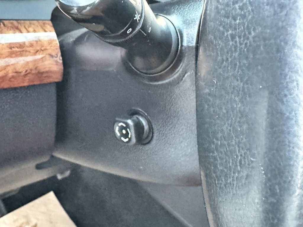 Toyota Tundra CREWMAX 1794 / RECONSTRUIT / AUCUN FINANCEMENT / 2017 à Thetford Mines, Québec - 44 - w1024h768px