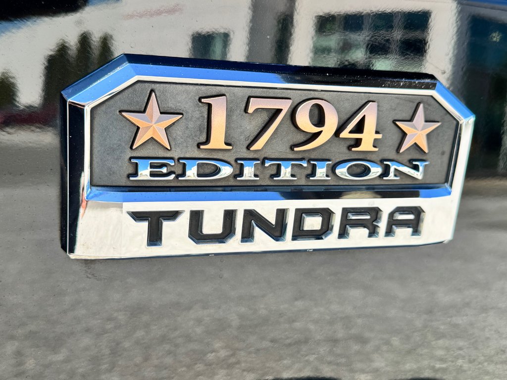 2017 Toyota Tundra CREWMAX 1794 / RECONSTRUIT / AUCUN FINANCEMENT / in Thetford Mines, Quebec - 22 - w1024h768px
