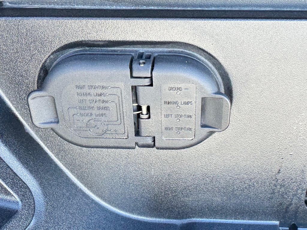 2017 Toyota Tundra CREWMAX 1794 / RECONSTRUIT / AUCUN FINANCEMENT / in Thetford Mines, Quebec - 28 - w1024h768px